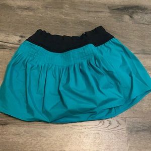 Cute Lululemon teal mini skirt